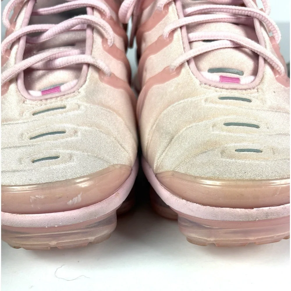 Nike product pair